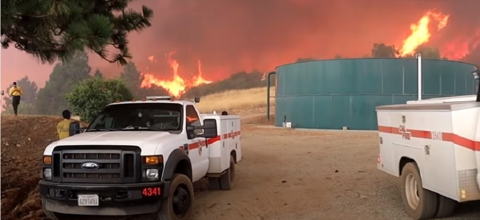 I VIDEO. Tragedia in California, un enorme incendio distrugge acri di bosco